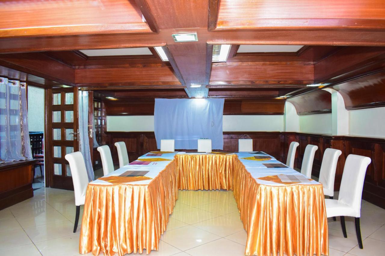 Vienna Woods Hotel Nakuru Ngoại thất bức ảnh